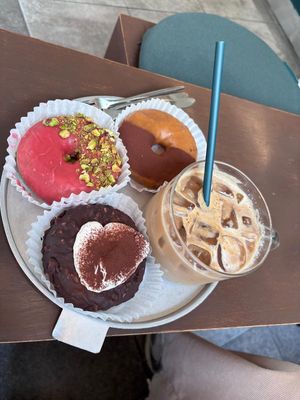 Yummy at O.verte Donuts 오베흐트 도넛 in Seoul