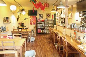 Inside the store at Manyaocha 慢瑤茶 in Zao