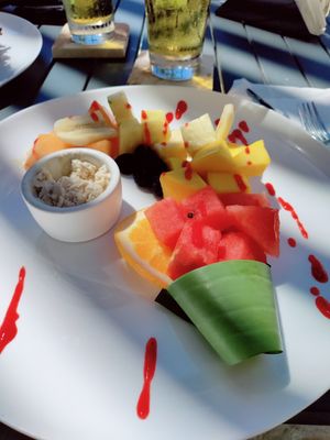 This was a special order just wanted fruit for lunch and they brought me this masterpiece with vegan ice cream! #Veganuary at Mother Earth Vegan Hotel in Tamarindo
