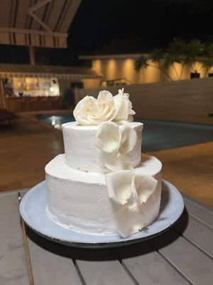 Custom Wedding Cake  at Mother Earth Vegan Hotel in Tamarindo