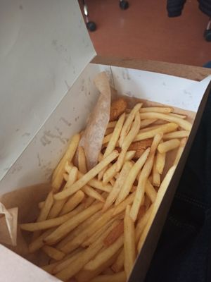 Vegan nuggets with fries and coleslaw salad at Wege Gang in Lodz