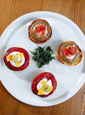 Bruschetta vegan με pesto μελιτζάνας

4 Τεμάχια. Μπρουσκέτα με pesto μελιτζάνας, κρέμα τυριού vegan, φιλέτο ντομάτα at Alpino in Paleo Faliro