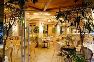 To ALPINO άνοιξε τις πόρτες του το 1973 στην πόλη της Άθηνας και ειδικότερα στην Περιοχή του Παλαίου Φαλή at Alpino in Paleo Faliro