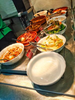 Dishes for bento at Greendot 绿一点 - Jurong Point 1 in West Singapore