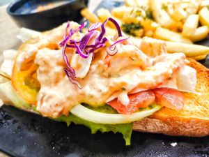 𝘼𝙣𝙙𝙖𝙡𝙪𝙨𝙞𝙖𝙣 𝙏𝙖𝙧𝙩𝙖𝙧 𝙇𝙤𝙗'𝙎𝙩𝙖𝙧 𝘾𝙝𝙪𝙣𝙠𝙨 𝙤𝙣 𝙎𝙤𝙪𝙧𝙙𝙤𝙪𝙜𝙝 𝙏𝙤𝙖 at Greendot 绿一点 - Jurong Point 1 in West Singapore