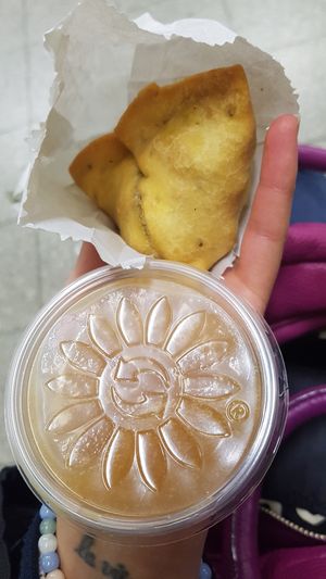 Vegan samosa with mango chutney at Mero Buddha Nepali Kitchen in Frankfurt