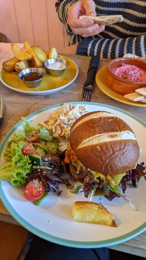 Burger at Vibes in Dorchester