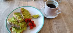 Great value breakfast-on-the-go 🙏 at Vibes in Dorchester