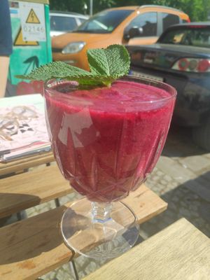 "Beauty Booster" Smoothie
 at Mana Food - Moabit in Berlin