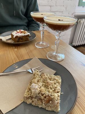 Apfel- und Möhrenkuchen, Espresso Martini  at Mana Food - Moabit in Berlin