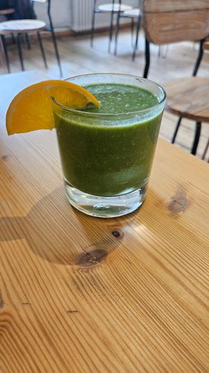 Iron Booster Smoothie at Mana Food - Moabit in Berlin