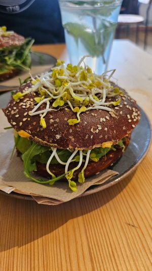 Belegter Laugenbagel aus der Vitrine at Mana Food - Moabit in Berlin