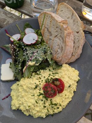 Tofu Scramble at Mana Food - Moabit in Berlin
