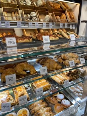 Vegan croissants and pastries, also focaccia and a vegan pizza  at De Giovanetti Renzo e Rosanna in Bellinzona