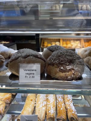   at De Giovanetti Renzo e Rosanna in Bellinzona