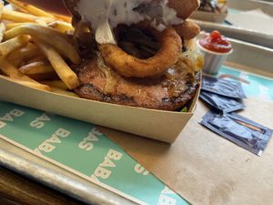 With onion rings  at BABAS - Högdalen in Bandhagen