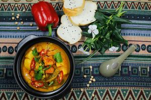 Chickpeas curry with bread or steamed rice at Earth Cafe in Dong Hoi