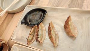 Gyozas veganas at Okashi Sanda in Madrid