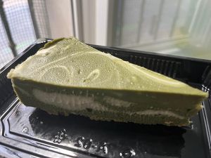 Green Tea Cheesecake at Okashi Sanda in Madrid