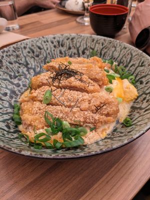 Katsudon vegetariano at Okashi Sanda in Madrid
