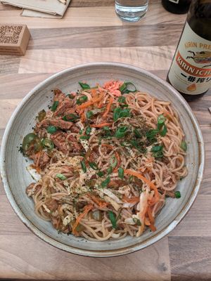 Yakisoba vegano at Okashi Sanda in Madrid