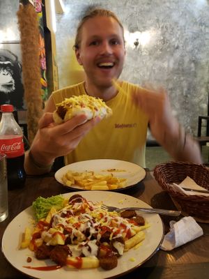 Choripapas and hot dog "Fiel" at La Jungla Veg in Bucaramanga