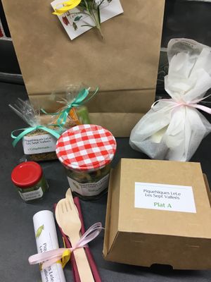  at Farmhouse Picnics in Saint-georges