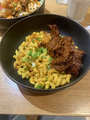 Mac n cheeze with pulled pork  at Burger Fiancé in Montreal