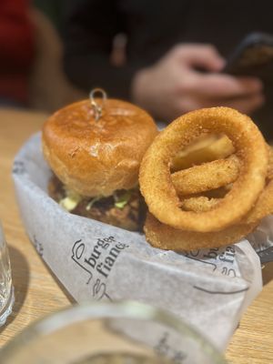 Onion rings and burger effiloché   at Burger Fiancé in Montreal