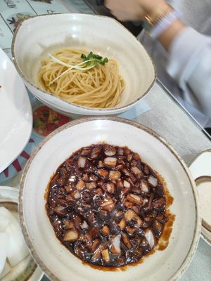  at Hwang-Geumlyong 황금룡 in Seoul