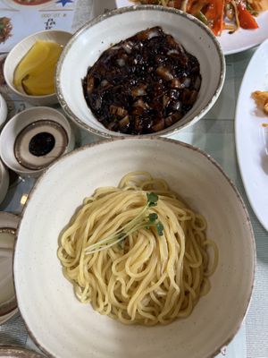   at Hwang-Geumlyong 황금룡 in Seoul