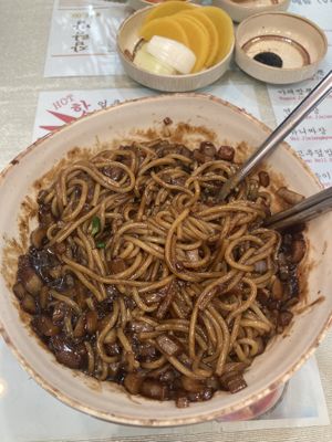   at Hwang-Geumlyong 황금룡 in Seoul