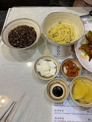   at Hwang-Geumlyong 황금룡 in Seoul