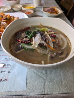 Mushroom jjamppong at Hwang-Geumlyong 황금룡 in Seoul