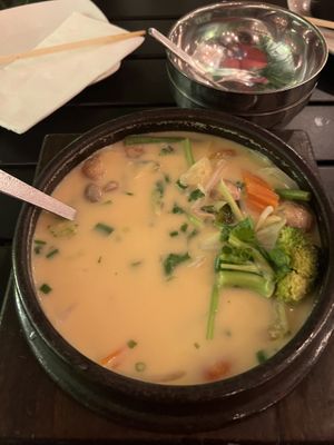 Tom KHEM   at Olay's Thai Lao Cuisine in Honolulu