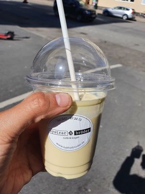 Mango smothie 45 kr. at Systrar & Bröder in Malmo