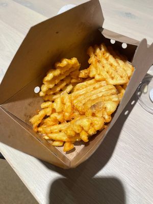 Waffle Fries and Vegan Mayo at A Burgers - rue Simart in Paris