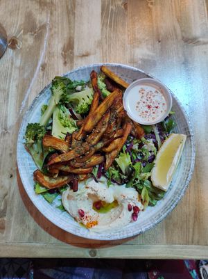 Salad at Hummus and Company in Barcelona