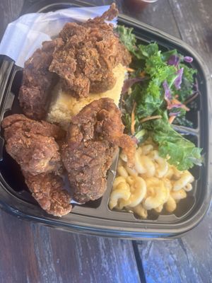Fried chicken ( oyster mushroom), Mac and cheese, kale salad and cornbread   at Karelyns Vegan Soul Café in Orlando