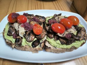 Tostada Bosque entera at Bosque Urbano in San Jose