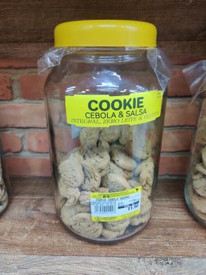 Vegan cookies (oignon and sauce flavour) at Emporio Via Natural in Paraty