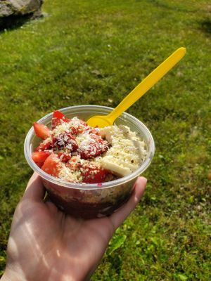 FooFoo bowl with fruit toppings at Foo Foo's in Wasilla