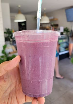 P&J berry smoothie at Cafe Metropole in Santa Catalina Island