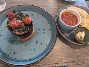 The photo doesn't do the breakfast stack justice, it was fab! Special shout out to the creamed spinach at Holy Cannoli in Blackburn