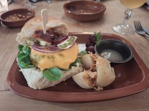 Vegan burger at El Templo de Byggvir in Navacerrada