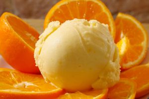 Vegan and sugar free orange gelato at Helado Bonito in Mexico City