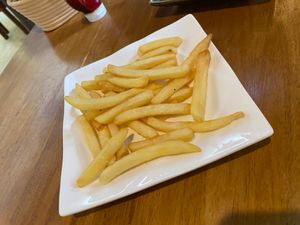 French fries at Nang Sabai Cafe Artisan Bakery in Koh Samui