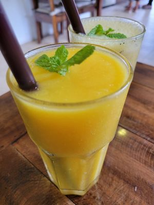 Mango shake at Nang Sabai Cafe Artisan Bakery in Koh Samui