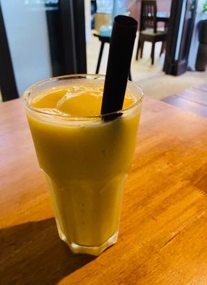 Three yellows smoothie at Nang Sabai Cafe Artisan Bakery in Koh Samui