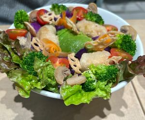 Vegan power-up salad  at Vegan Bistro Jangara in Tokyo